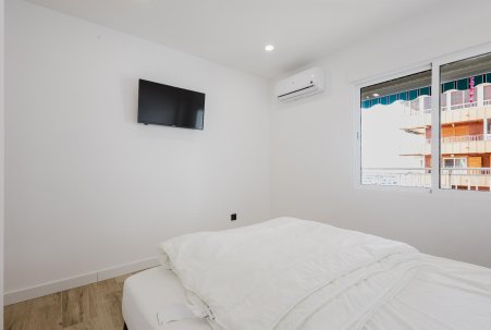 Sale - Apartamento - Torrevieja - Playa del Acequión