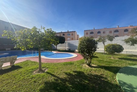 Sale - Apartamento - Torrevieja - Playa del Acequión