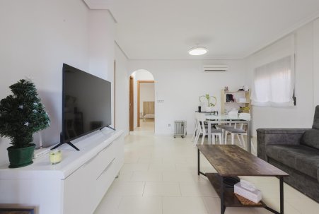 Sale - Chalet - Torrevieja - Aguas Nuevas