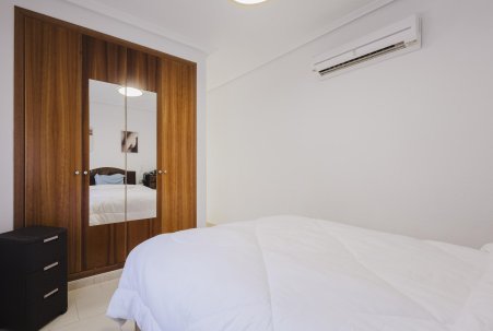 Sale - Chalet - Torrevieja - Aguas Nuevas