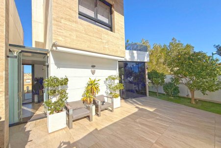 Sale - Villa - Orihuela Costa - Villamartín