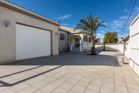 Sale - Villa - Torrevieja - Centro