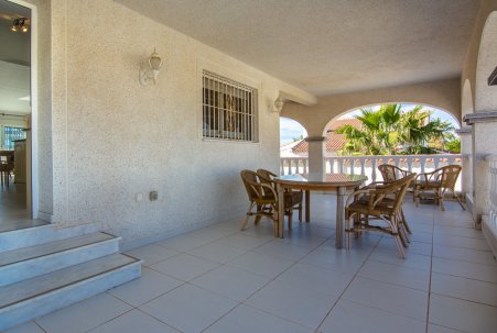 Sale - Villa - Torrevieja - Centro