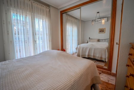 Venta - Chalet - La Zenia