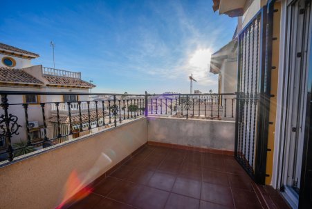 Venta - Chalet - La Zenia