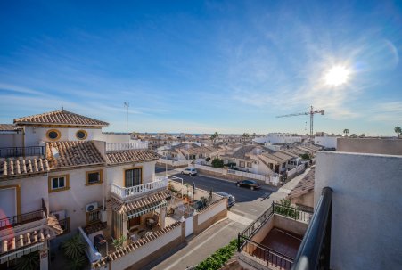 Venta - Chalet - La Zenia