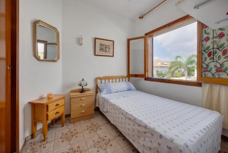 Sale - Bungalow - Torrevieja - Playa del Acequión