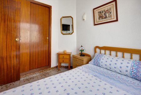 Sale - Bungalow - Torrevieja - Playa del Acequión