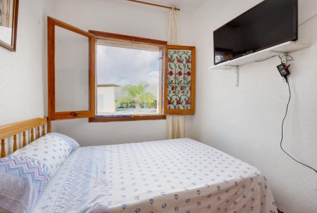 Sale - Bungalow - Torrevieja - Playa del Acequión