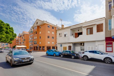 Sale - Bungalow - Torrevieja - Playa del Acequión