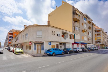 Sale - Bungalow - Torrevieja - Playa del Acequión