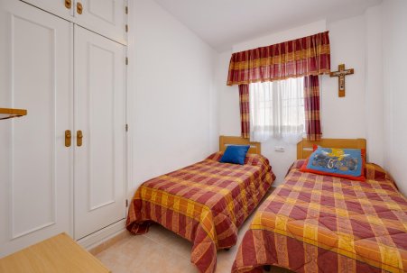 Sale - Bungalow - Torrevieja - playa de los naufragos